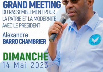 Alexandre Barro Chambrier à Mouila pour un grand meeting