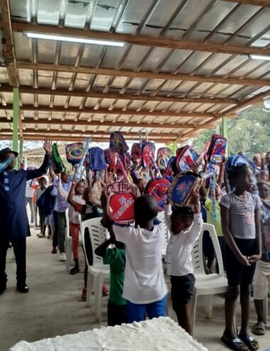 Éducation/Solidarité : Distribution de kits scolaires à Nkoltang