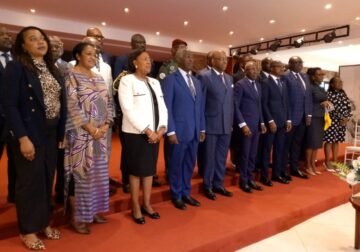 Etude nationale prospective Gabon 2025 : Raymond Ndong Sima reçoit les conclusions des experts