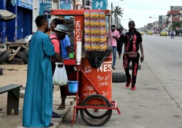 Commune de Libreville : L’interdiction de la vente ambulante de café, une décision qui suscite la controverse