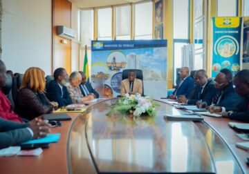 Le Secteur pétrolier gabonais face à la menace de grève : Un accord entre le gouvernement et les syndicats apaise la tension