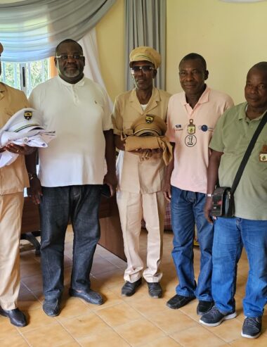 Gabon : Régis Pamphile Émane, DG du FANEIR, honore les auxiliaires de commandement du canton Samkita à Bifoun