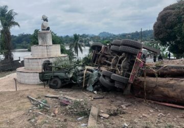 LAMBARÉNÉ : UN SPECTACULAIRE ACCIDENT DE GRUMIER RELANCE LE DÉBAT SUR LA CIRCULATION DES POIDS LOURDS