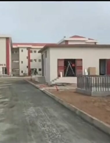 Enseignement supérieur : le complexe universitaire du Cap Esterias en phase de finalisation et opérationnel dès la rentrée prochaine