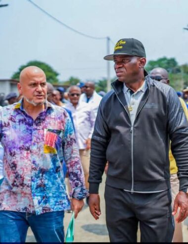 Lekabi-Lewolo : Oligui Nguema remet les clés de 42 villas aux populations d’Eyouga et Ondili